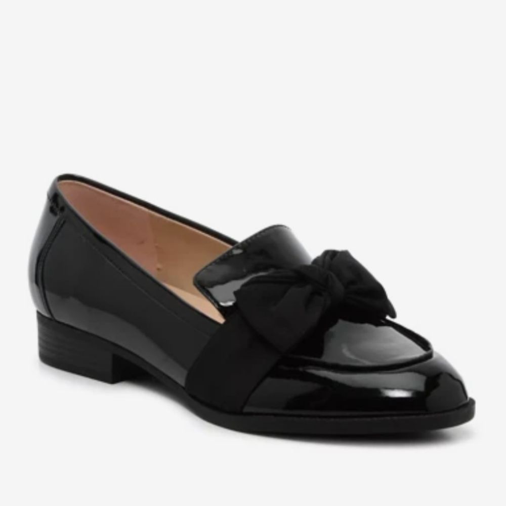 Elegant Black Loafers with Bow and Glossy Finish